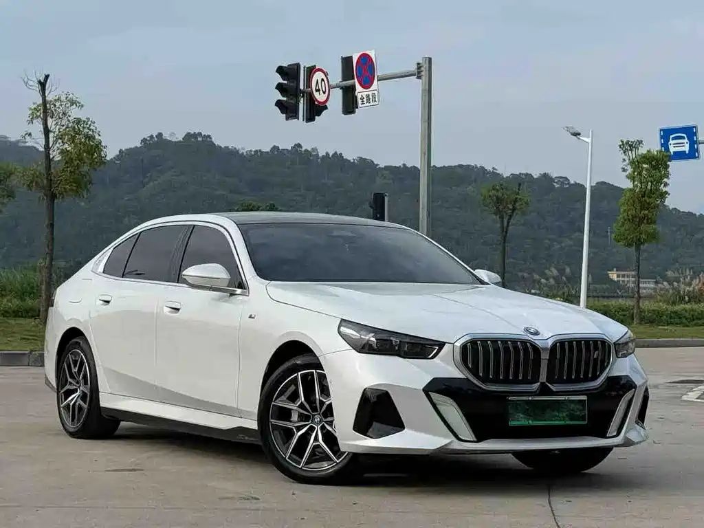 BMW i5 2025 — фото 3