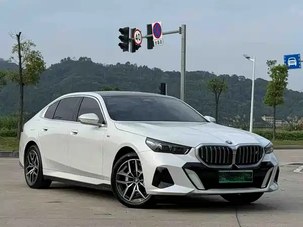 BMW i5 2025