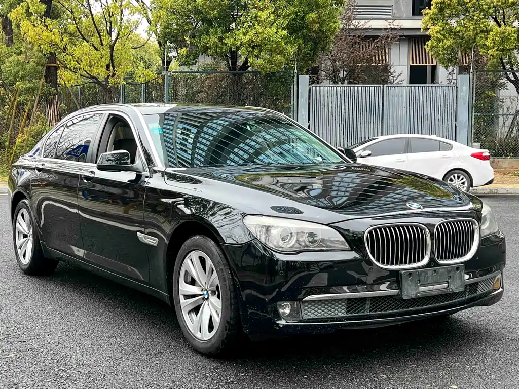 BMW 7 Series 2011 — фото 3