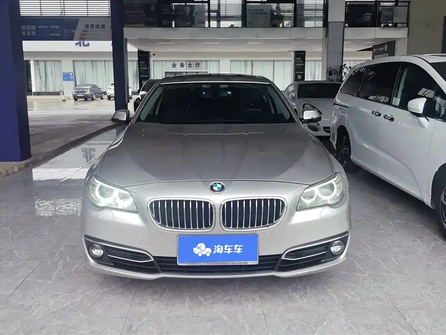 BMW 5 Series 2015 — фото 2