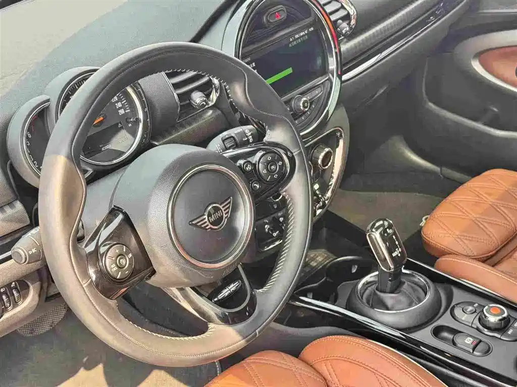 MINI Clubman 2019 — фото 13