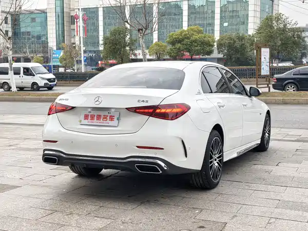 Mercedes-Benz C-Class 2024