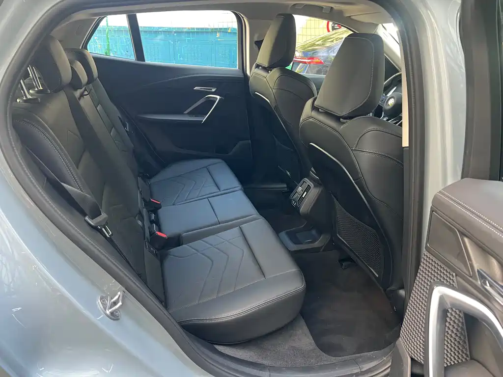 BMW X2 2025 — фото 13