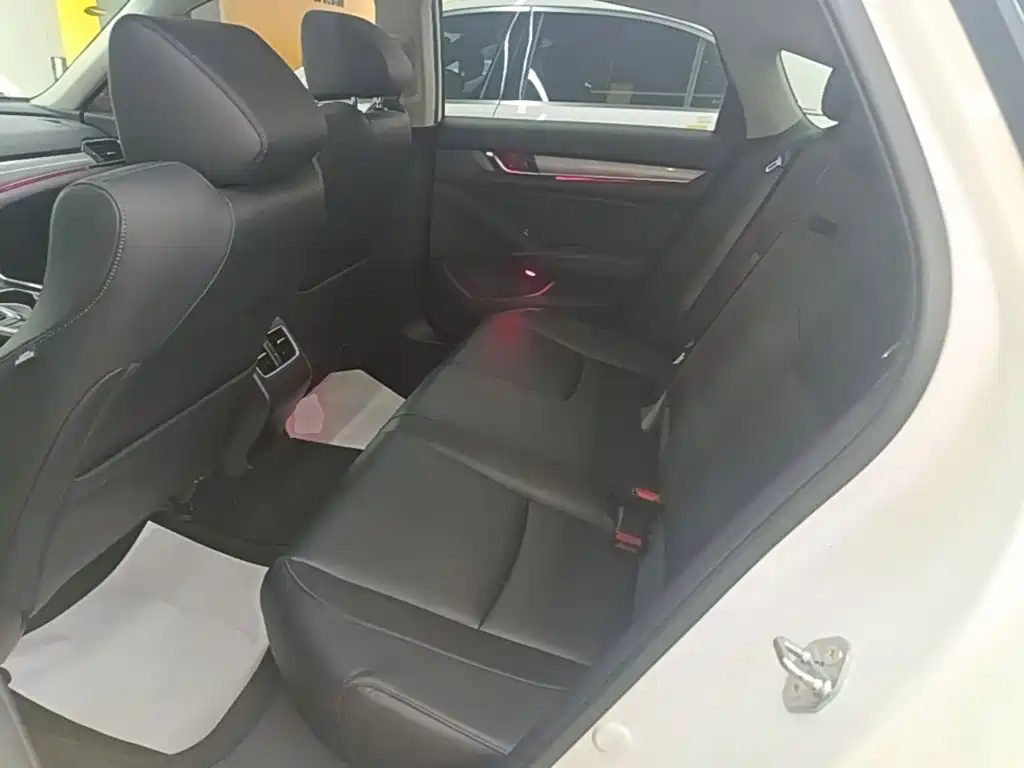 Honda Accord 2021 — фото 17