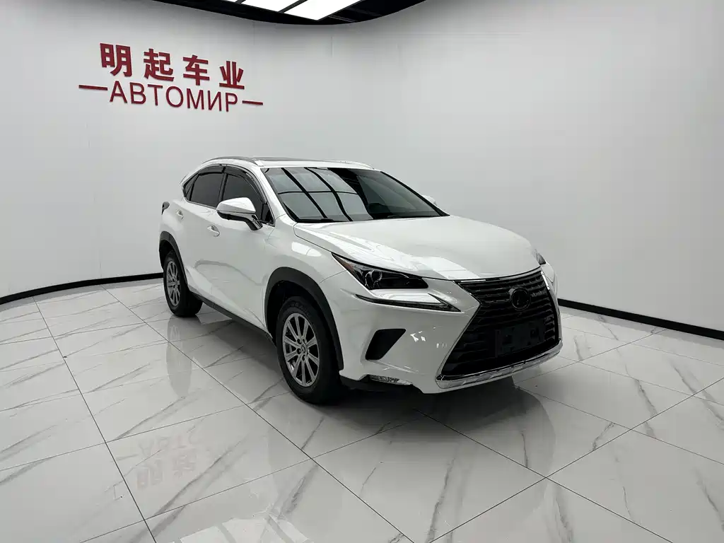 Lexus NX 2021