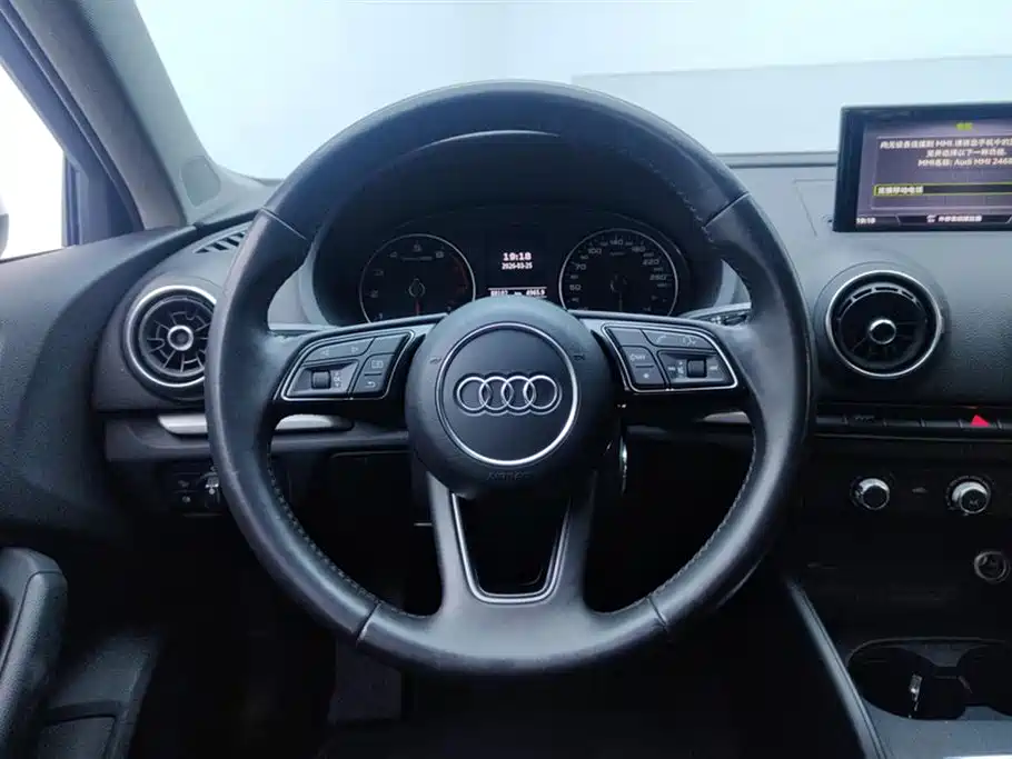 Audi A3 2018 — фото 15