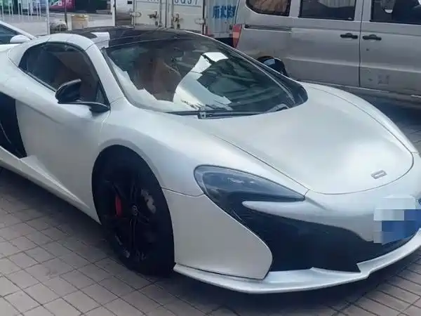 McLaren 625C 2015