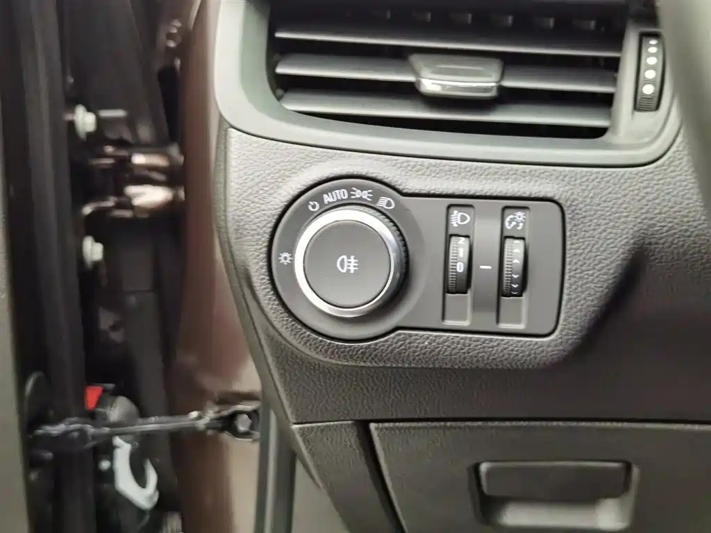 Buick Envision Plus 2020 — фото 21