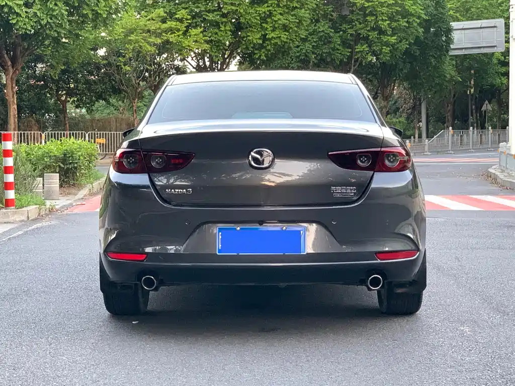 Mazda 3 Axela 2020 — фото 4