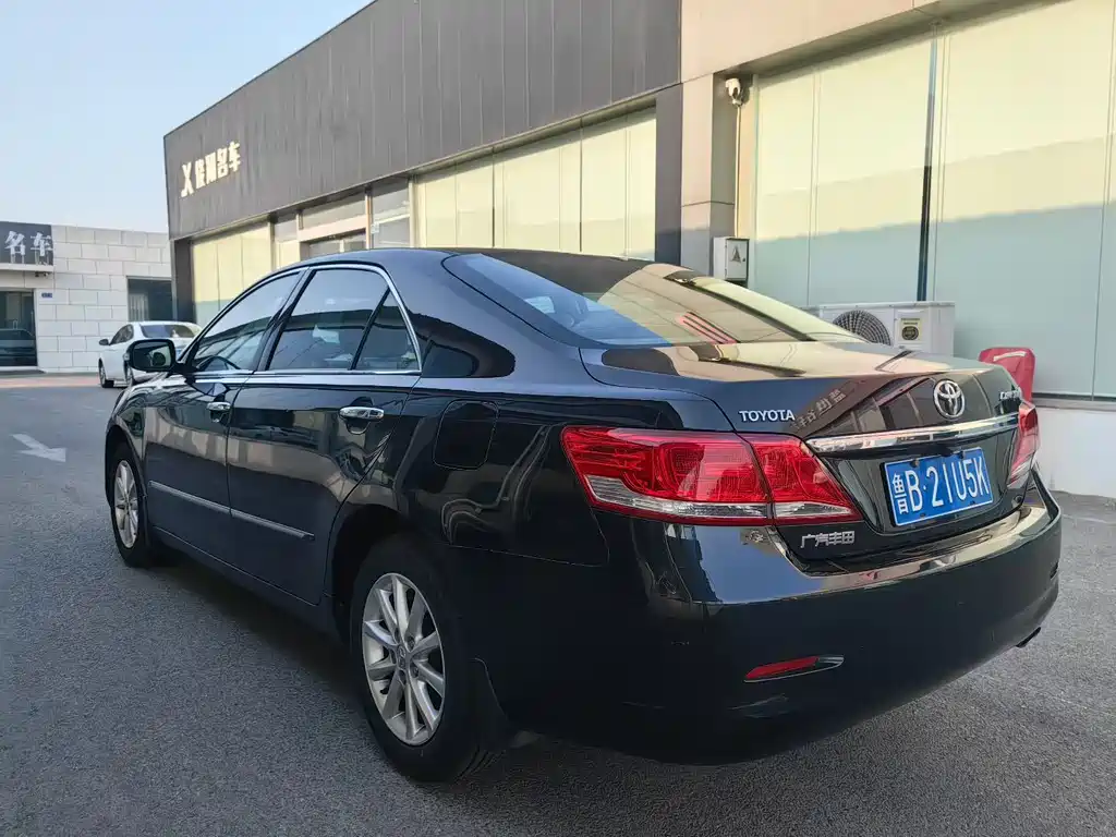 Toyota Camry 2015 — фото 6