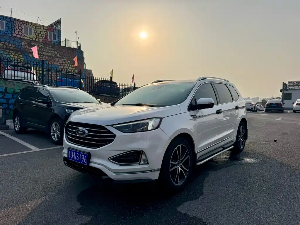 Ford Edge 2020 — фото 1