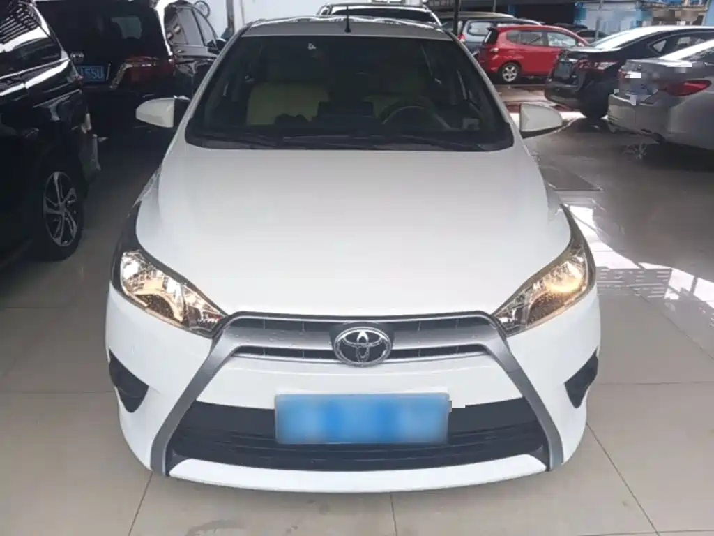 Toyota Yaris L 2015 — фото 3