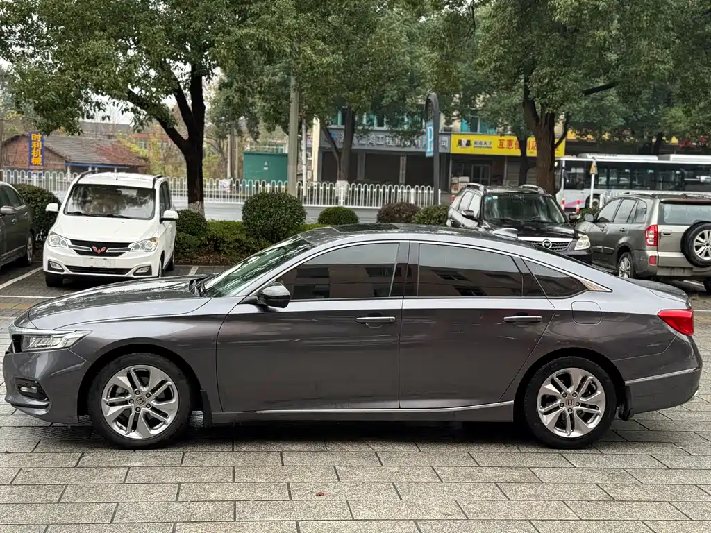 Honda Accord 2020 — фото 9