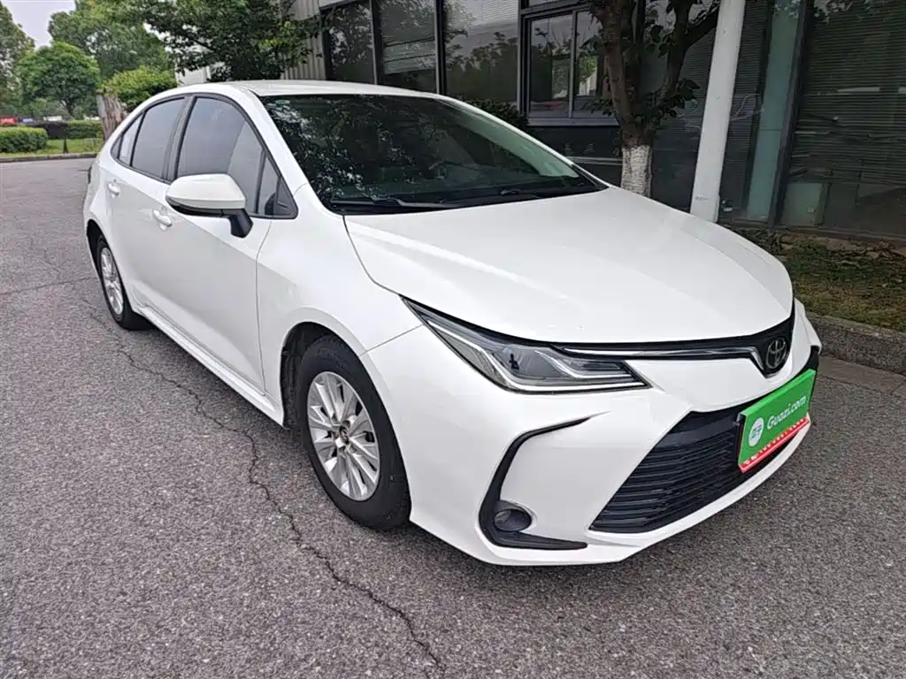 Toyota Corolla 2023 — фото 4