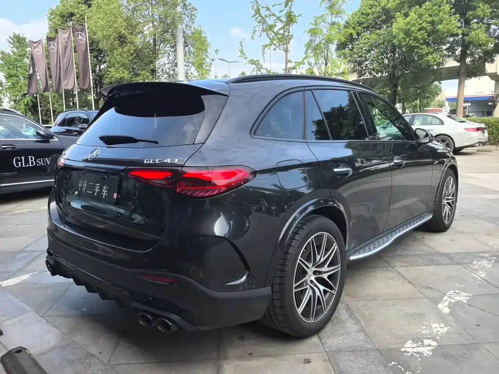Mercedes-Benz GLC AMG 2025 — фото 8