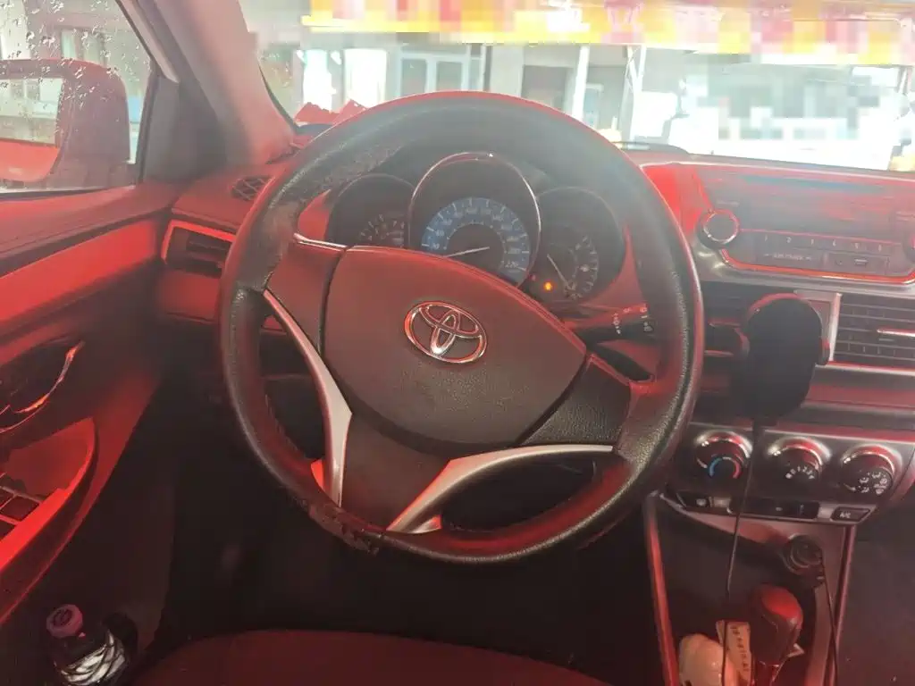 Toyota Yaris L 2016 — фото 7
