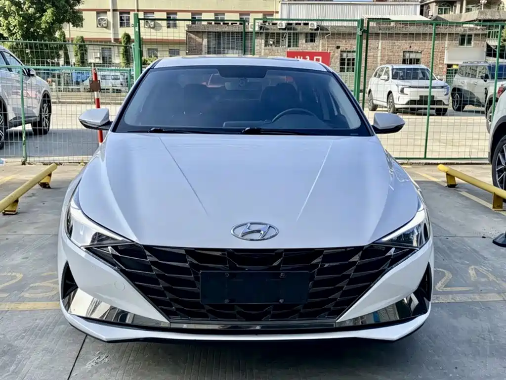 Hyundai Elantra 2022 — фото 20