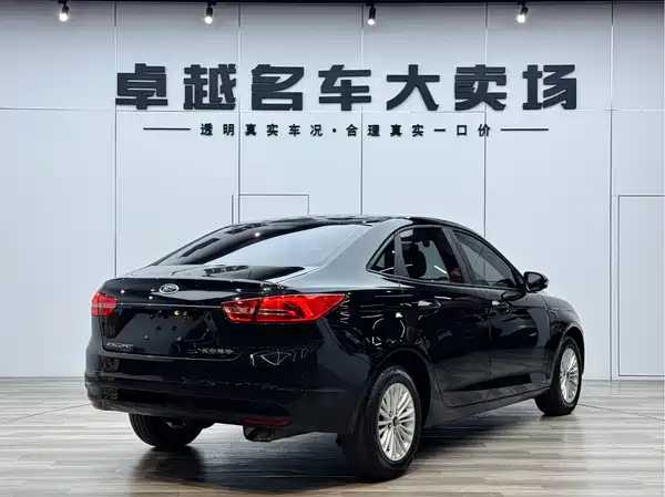 Ford Escort 2015