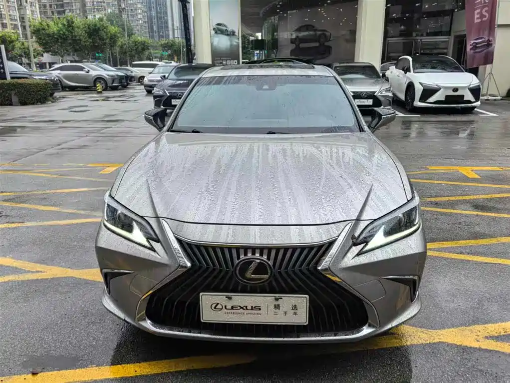 Lexus ES 2020 — фото 2