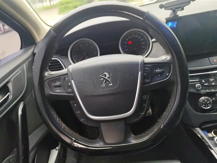 Peugeot 508 2016 — фото 15