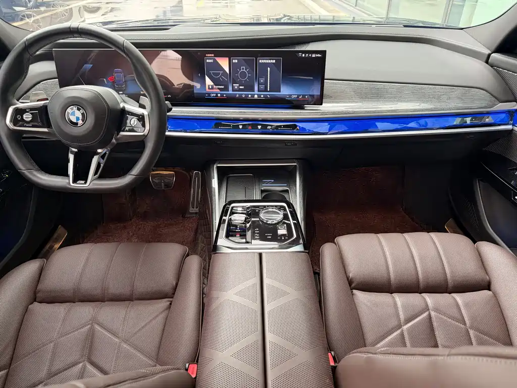 BMW 7 Series 2023 — фото 17