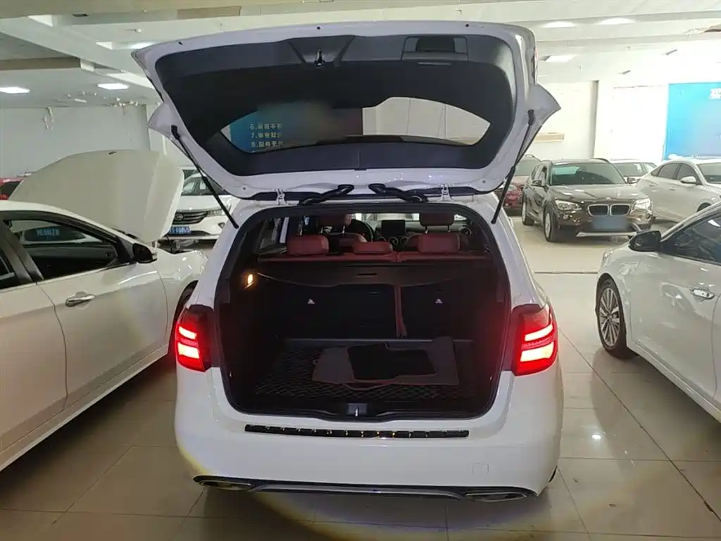 Mercedes-Benz B-Class 2017 — фото 19