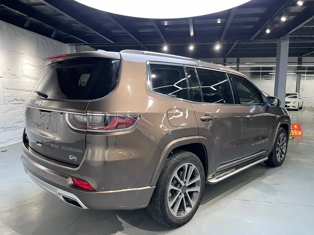 Jeep Grand Commander 2018 — фото 17