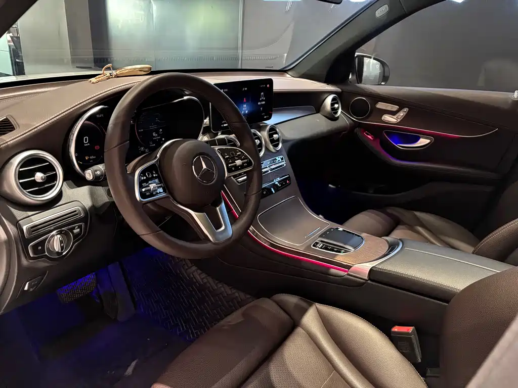 Mercedes-Benz GLC 2023