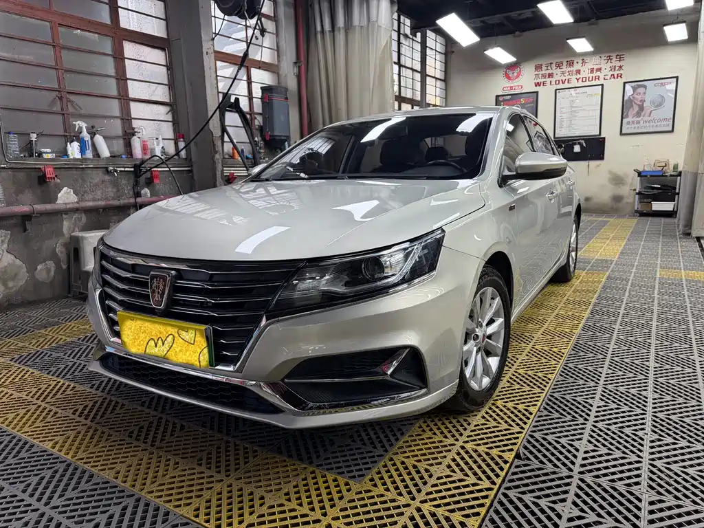 Roewe i6 New Energy 2018 — фото 1