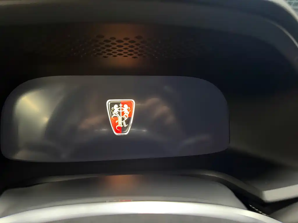 Roewe i6 New Energy 2018 — фото 12