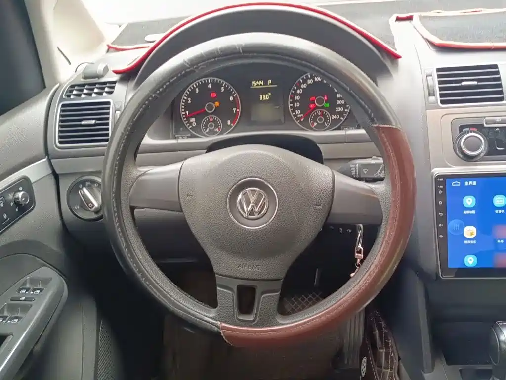 Volkswagen Touran 2015