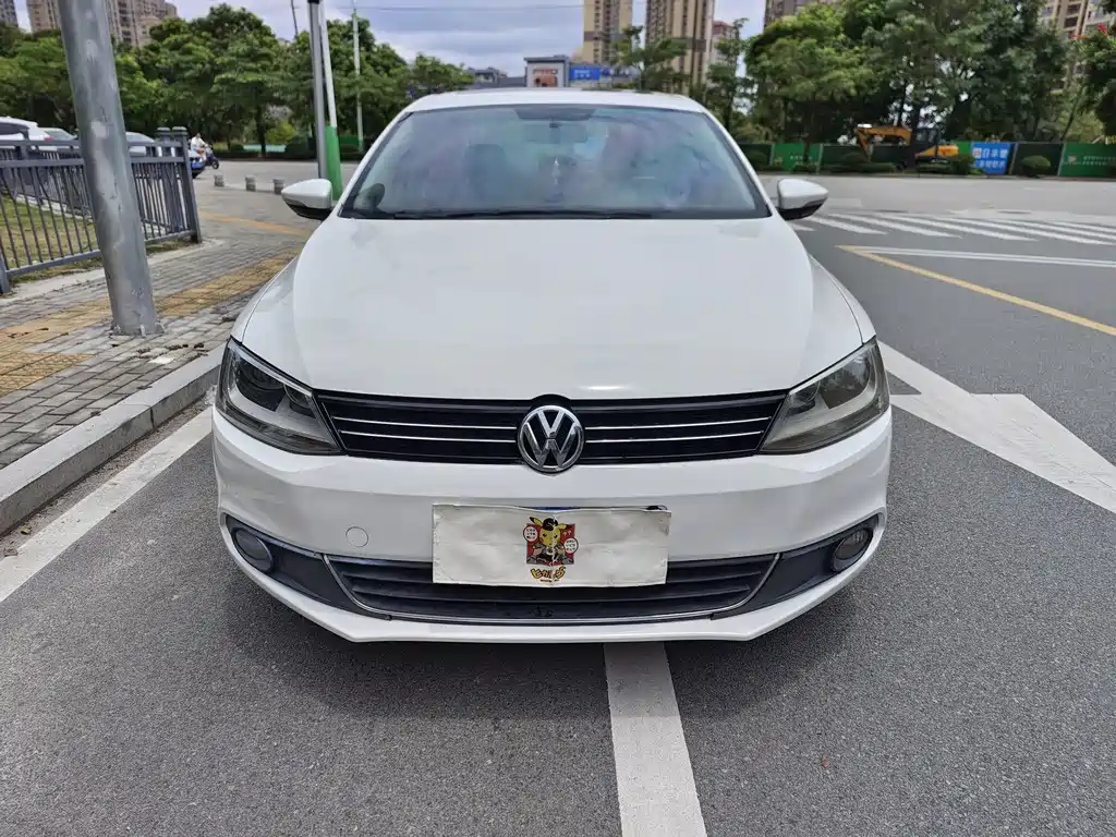 Volkswagen Sagitar 2014