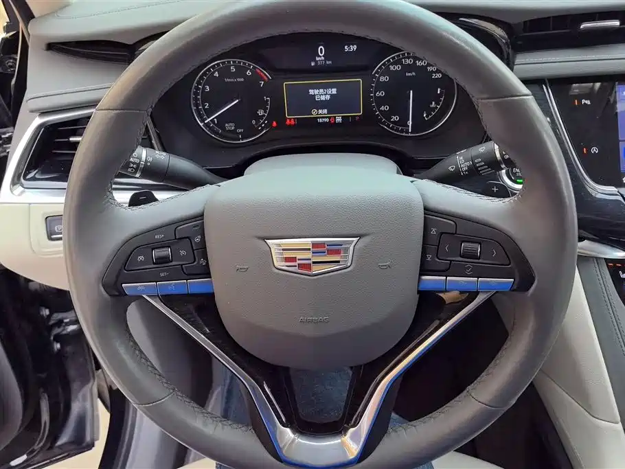 Cadillac XT6 2024 — фото 15