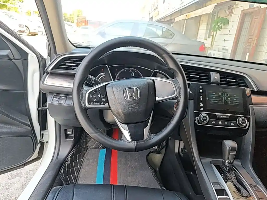 Honda Civic 2020 — фото 11