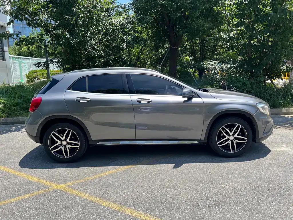 Mercedes-Benz GLA 2016