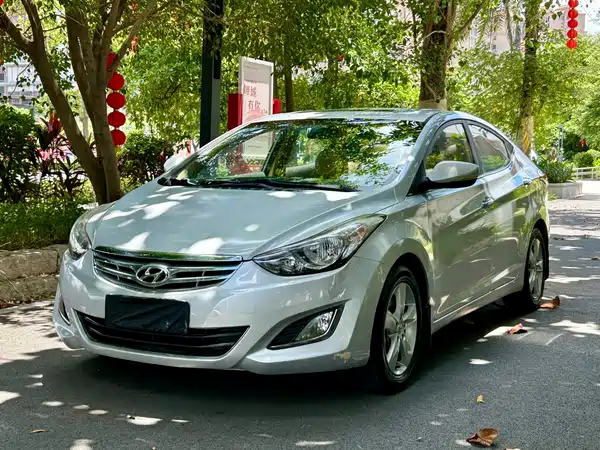 Hyundai Elantra Langdong 2013