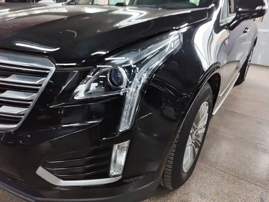 Cadillac XT5 2017 — фото 24