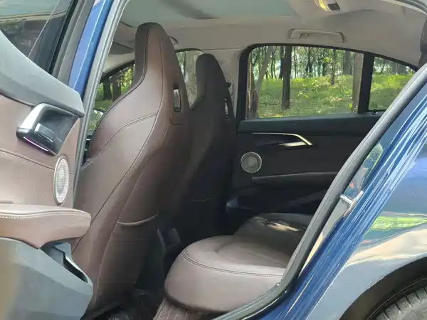 BMW 1 Series 2021