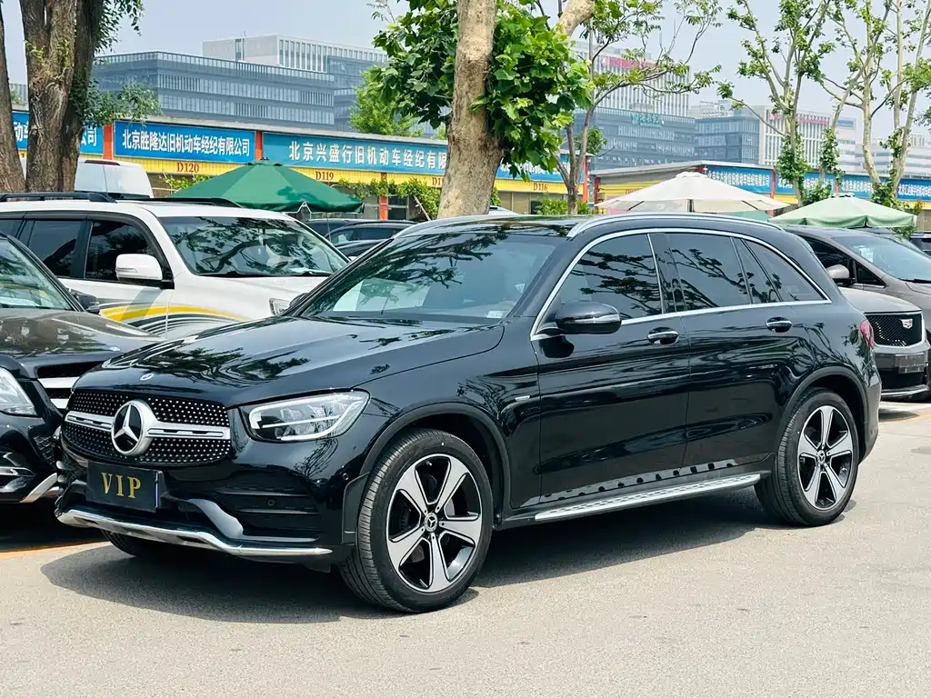 Mercedes-Benz GLC 2022 — фото 1