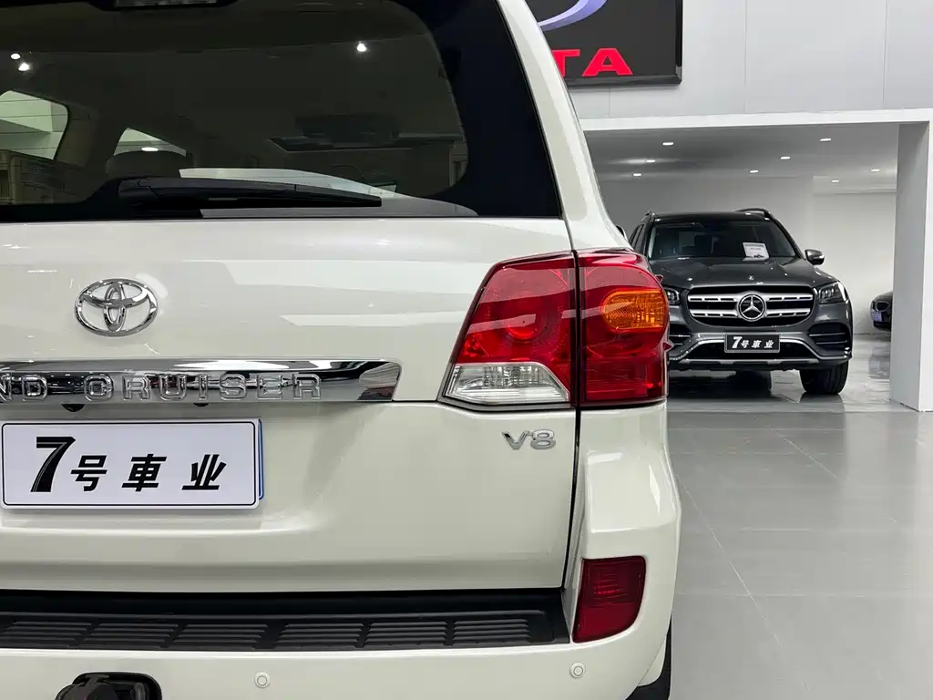 Toyota Land Cruiser 2015 — фото 10