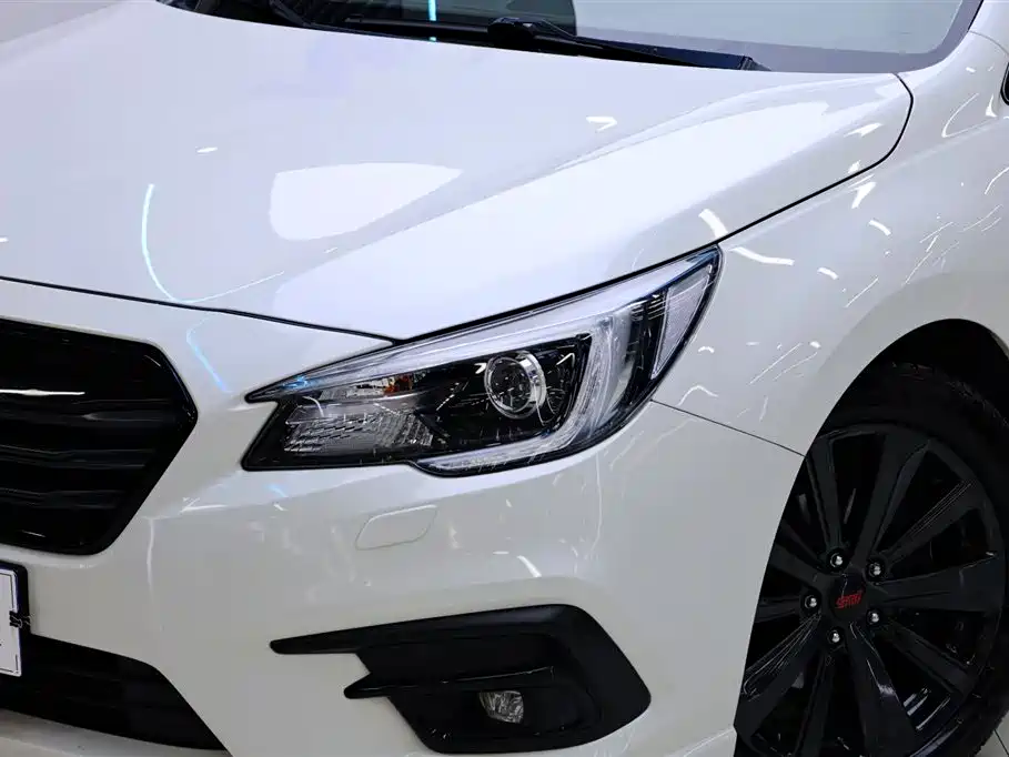 Subaru Legacy 2021 — фото 10