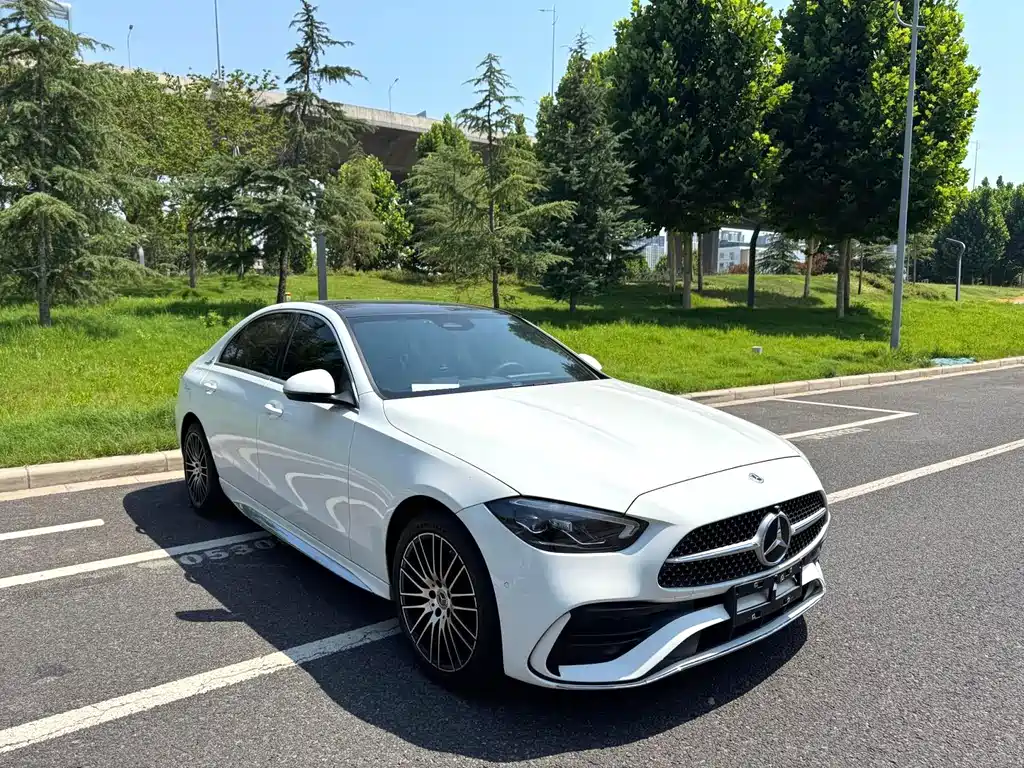 Mercedes-Benz C-Class 2024