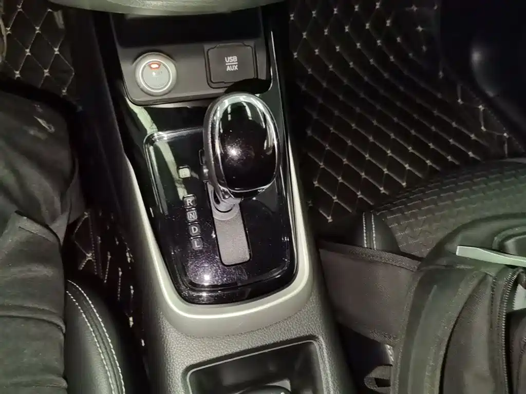 Nissan Tiida 2018 — фото 14