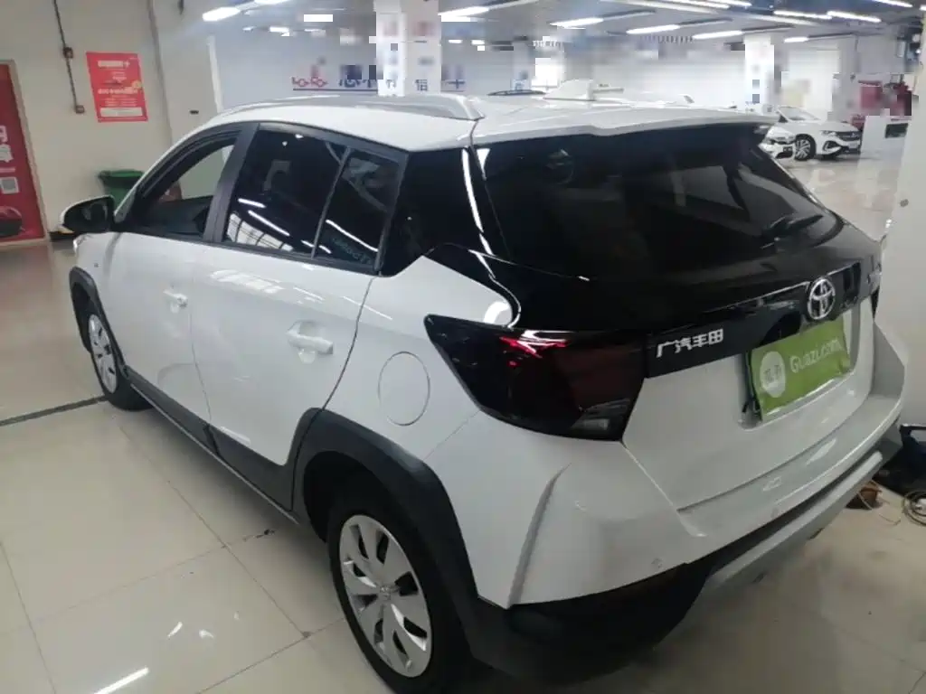 Toyota Yaris L 2021