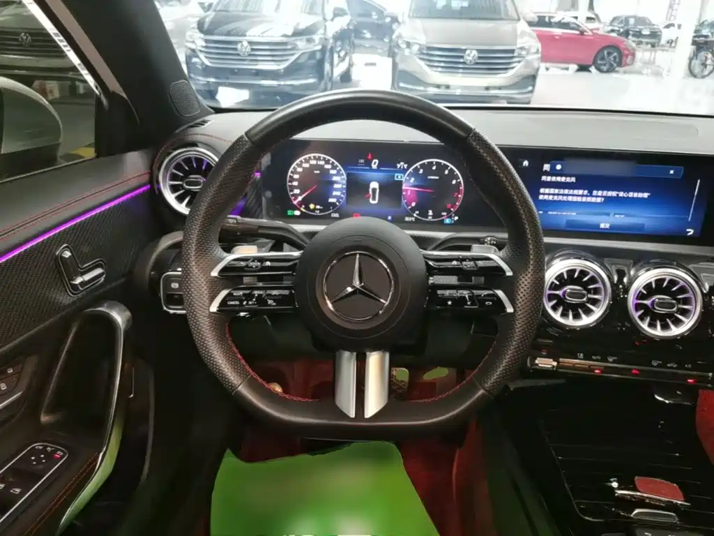 Mercedes-Benz A-Class 2024 — фото 11