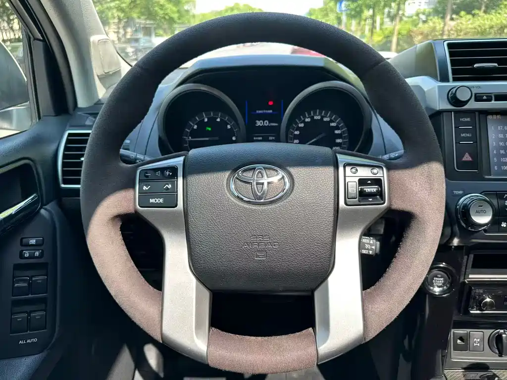 Toyota Prado 2015 — фото 18