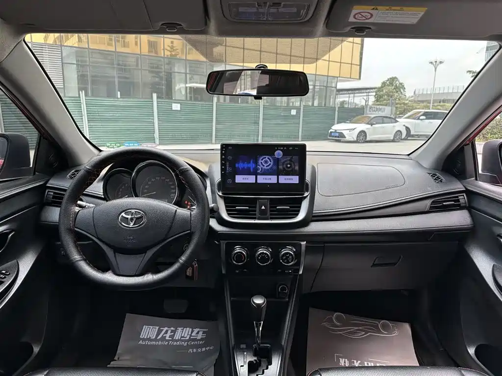 Toyota Yaris L 2020 — фото 11