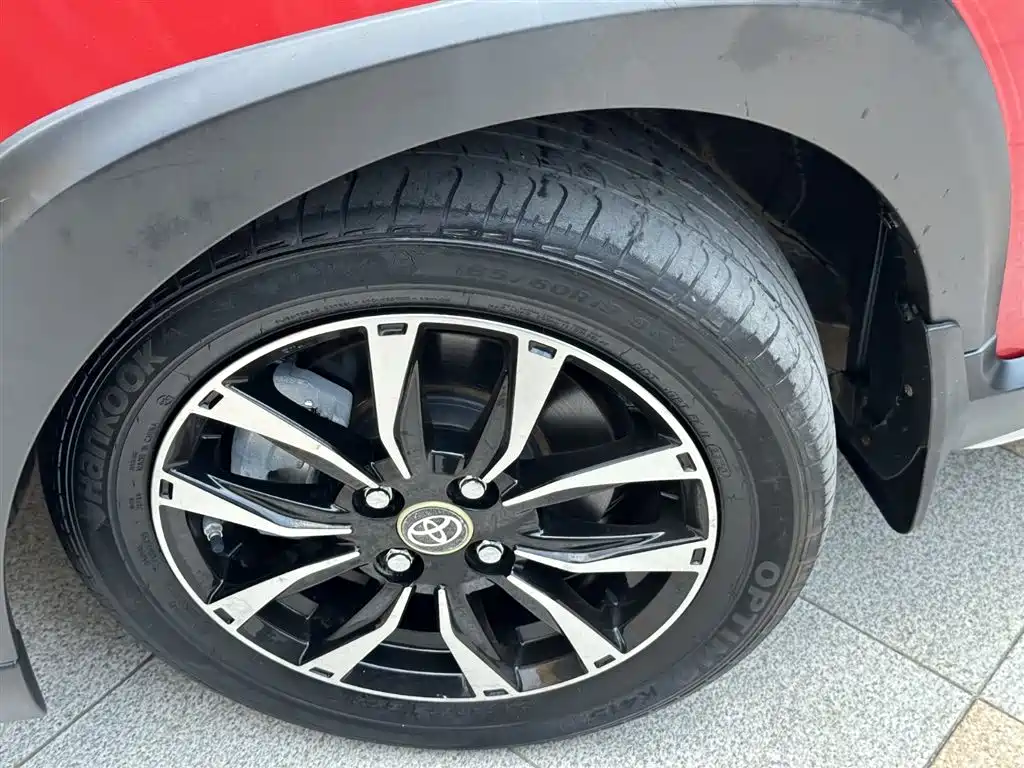 Toyota Yaris L 2020 — фото 17