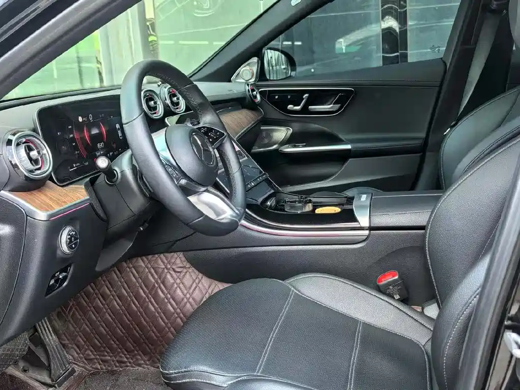 Mercedes-Benz C-Class 2023 — фото 7