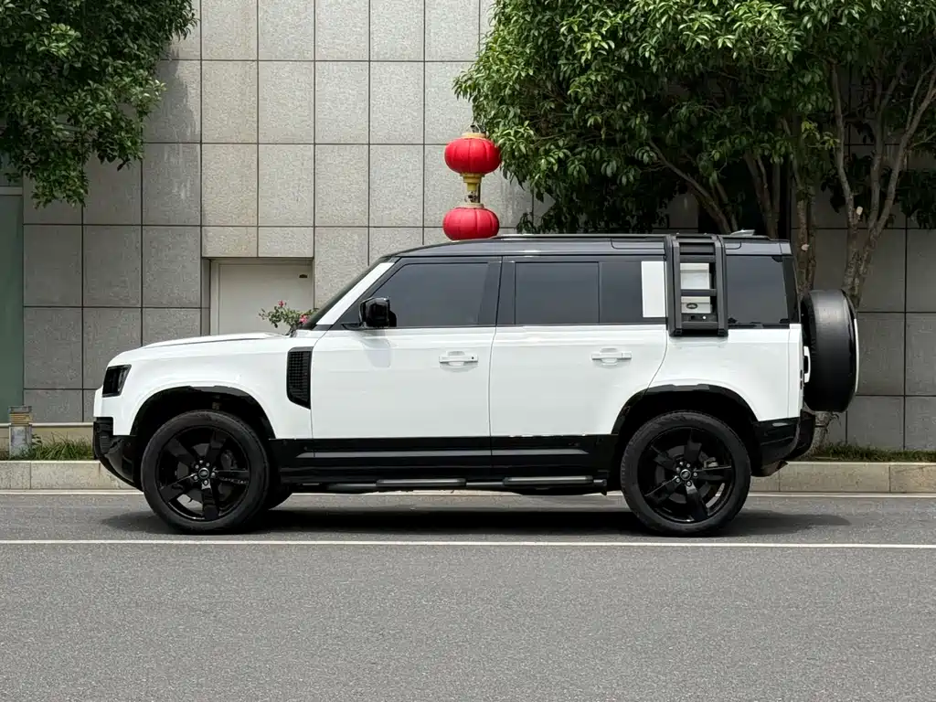 Land Rover Defender 2024 — фото 3
